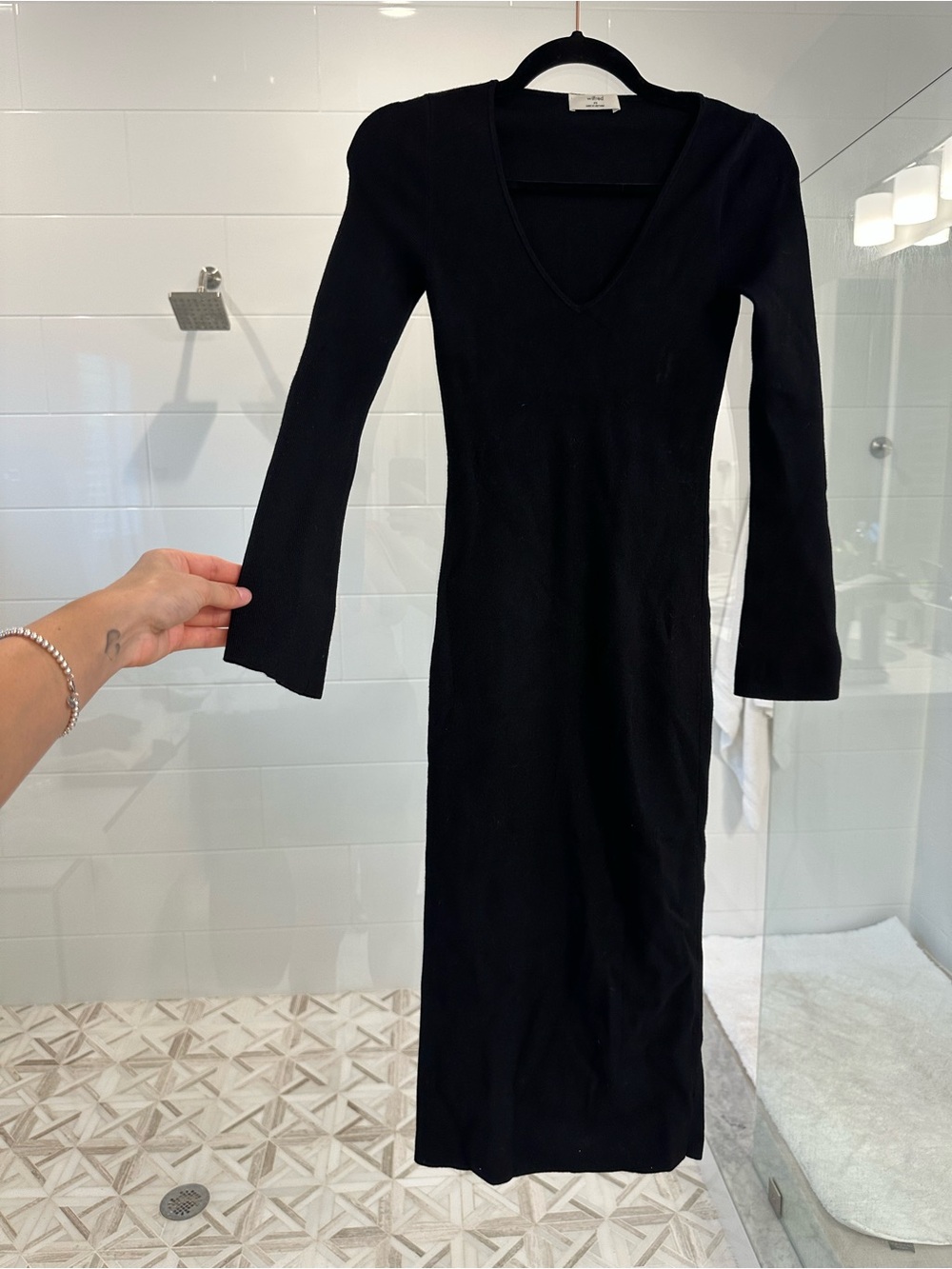 Wilfred Black V-Neck Long Sleeve Knit Midi Dress